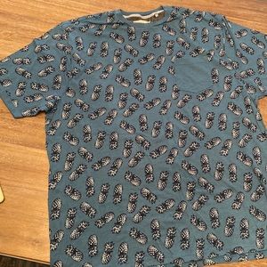 Blue pineapple tee